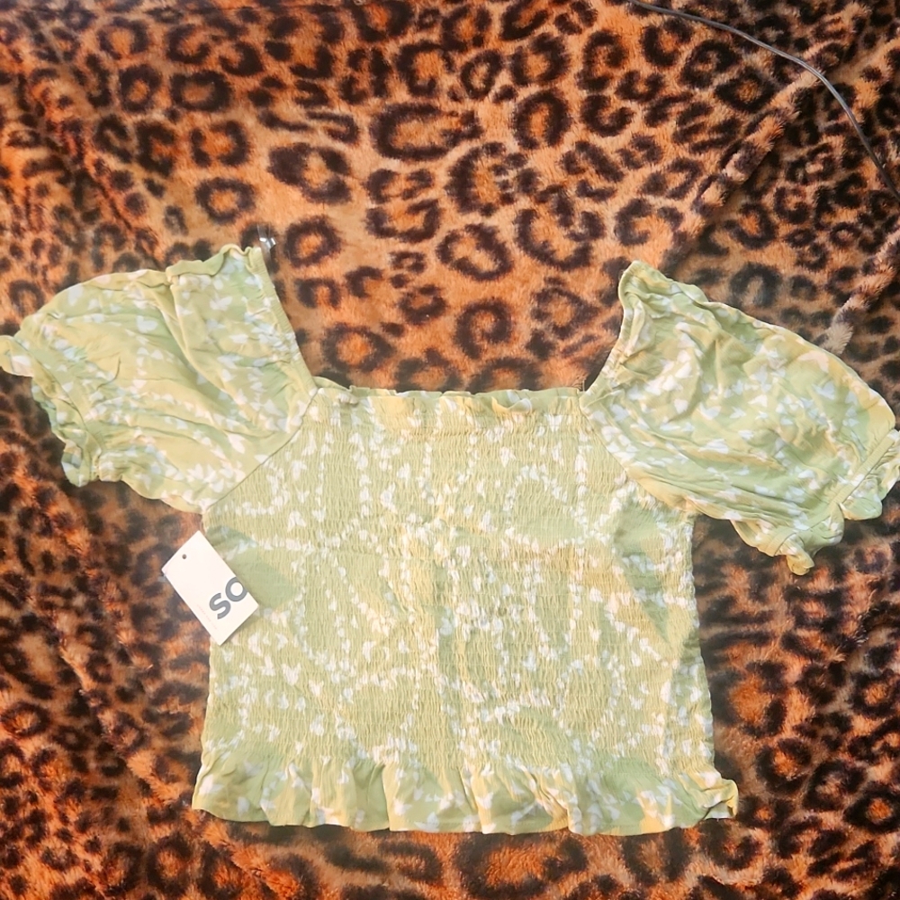 NWT XL by  SO off the shoukder crop top in lime green and white